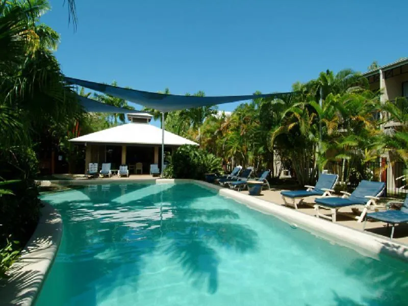 Trinity Beach Club Holiday Apartments