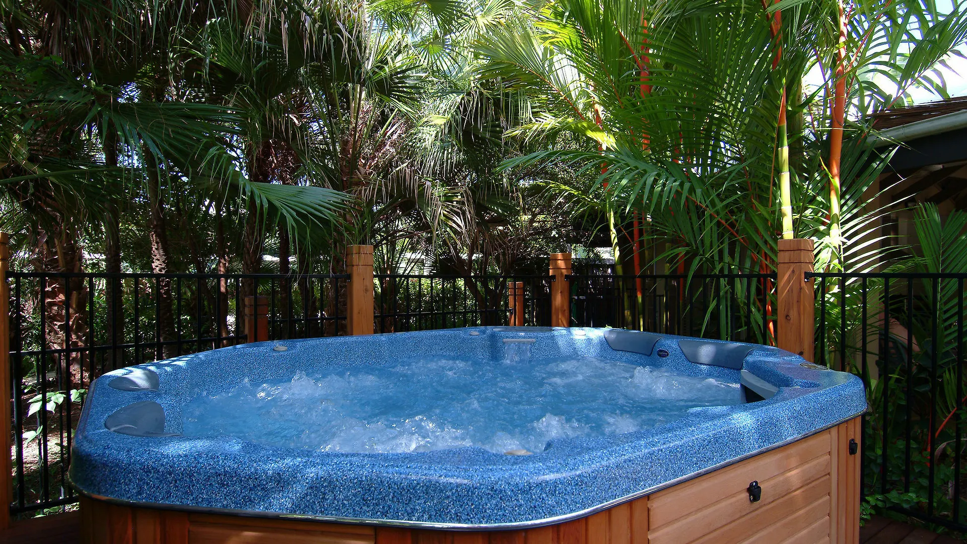 Trinity Beach Club Holiday Apartments Australia